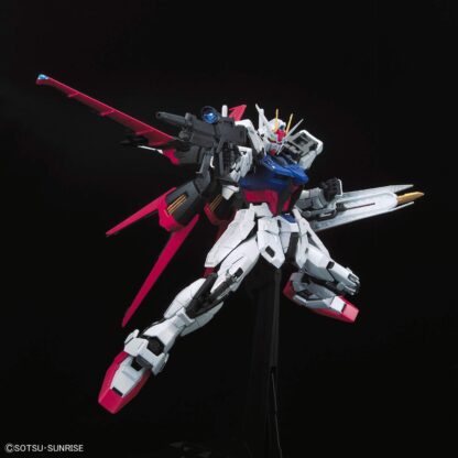 Gundam Perfect Grade GAT-X105+AQM/E-YM1 Perfect Strike Gundam