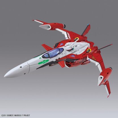 Bandai Macross YF-29 Durandal Valkyrie ( Alto Saotome ) 1/100 Model Kit