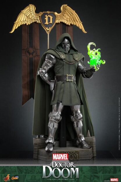 Hot Toys Marvel Comics Doctor Doom CMS002 1/6 Scale Figure